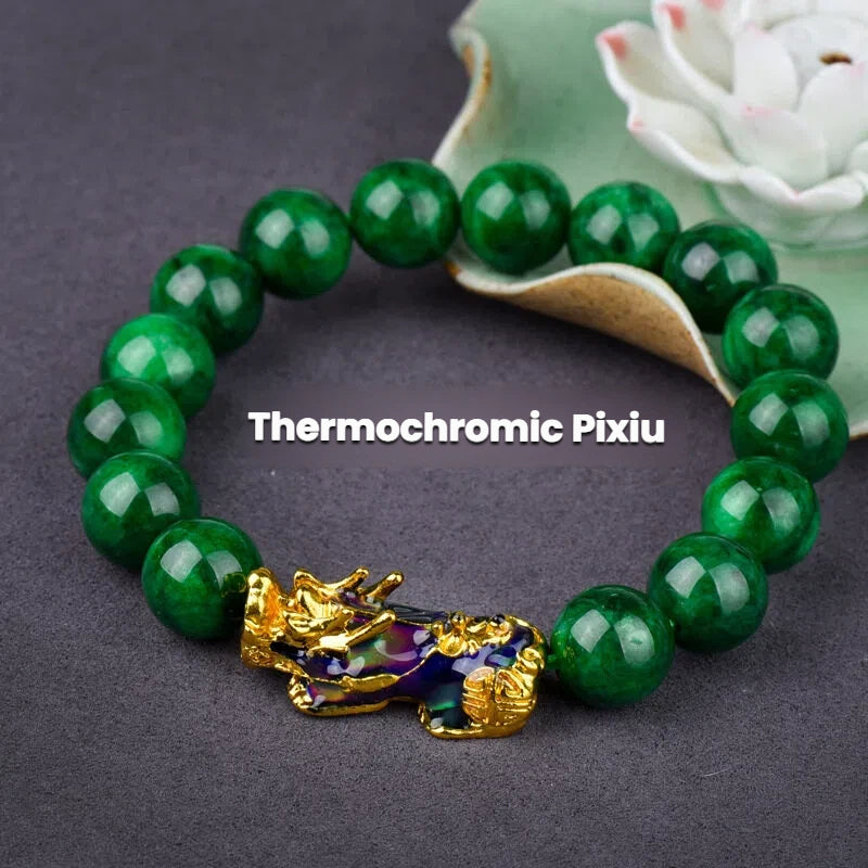 Green Jade stone and gold-plated Pixiu bracelet, a symbolic piece for wealth and abundance